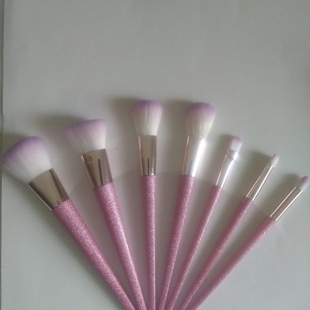 Makeup brushes